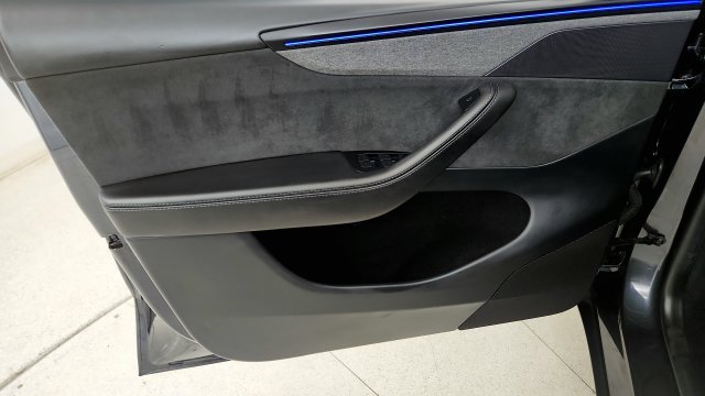 Used 2026 Tesla Model Y Long Range RWD image 51