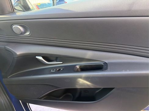 Certified 2025 Hyundai Elantra SEL image 22