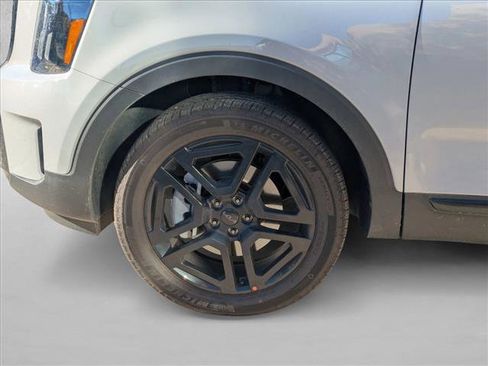 Used 2025 Kia Telluride EX X-Line image 23