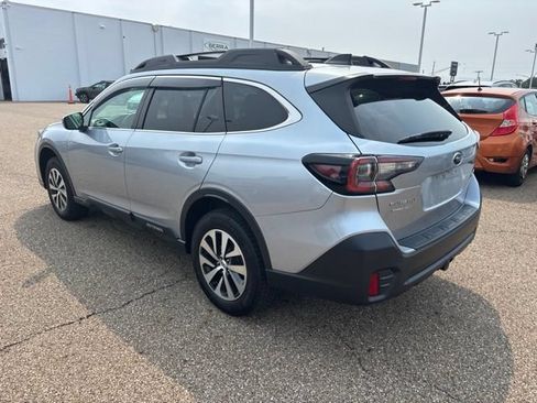 Used 2022 Subaru Outback Premium AWD/4WD image 4