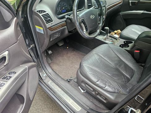 Used 2010 Hyundai Santa Fe Limited FWD image 5