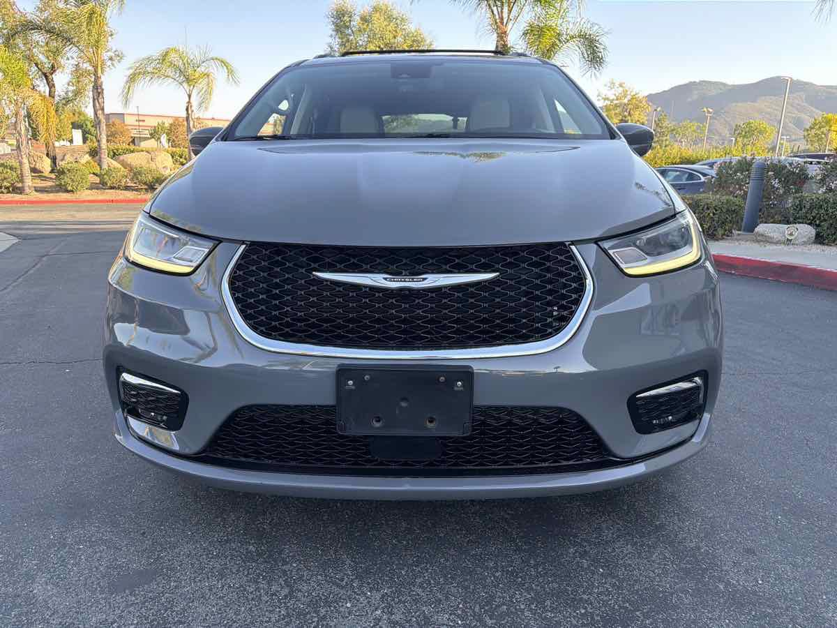 Used 2021 Chrysler Pacifica Touring-L FWD image 12