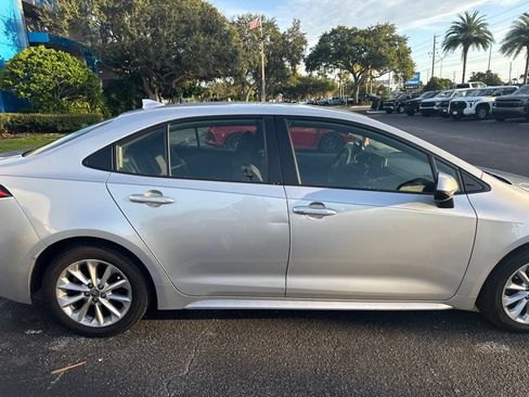 Used 2022 Toyota Corolla LE w/ LE Convenience Package FWD image 14
