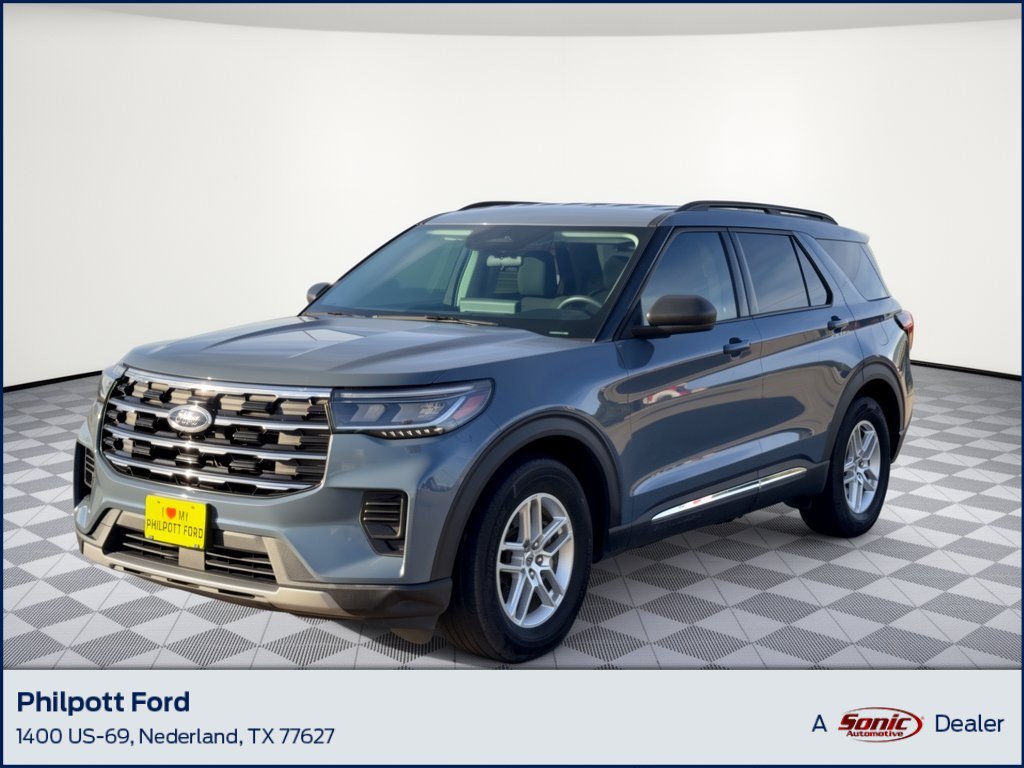 Used 2025 Ford Explorer Active RWD image 1