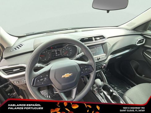 Used 2023 Chevrolet TrailBlazer LS FWD image 16