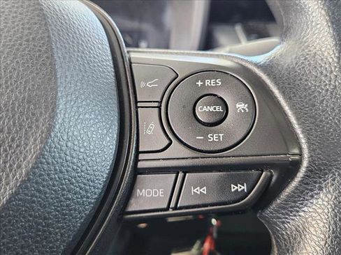Used 2022 Toyota Corolla LE image 16