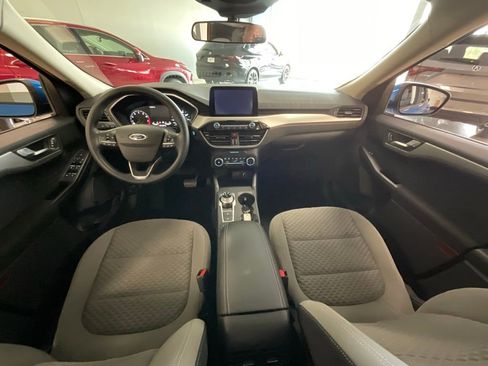 Used 2020 Ford Escape SE image 9
