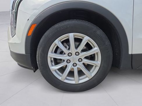 Certified 2023 Cadillac XT4 Luxury w/ Cold Weather Package AWD/4WD image 9