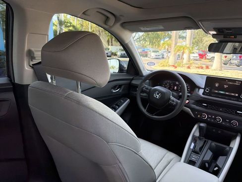 Used 2024 Honda Accord EX image 17