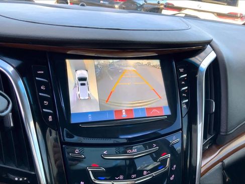 Used 2017 Cadillac Escalade ESV Premium Luxury image 28