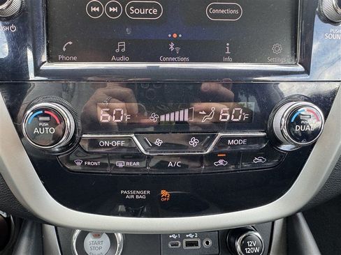 Used 2019 Nissan Murano SV AWD/4WD image 17