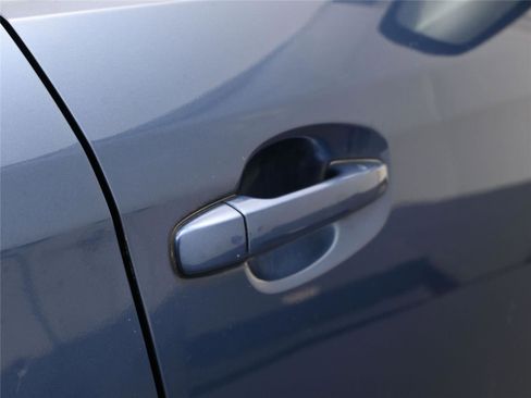 Used 2014 Subaru Forester 2.5i Limited image 17