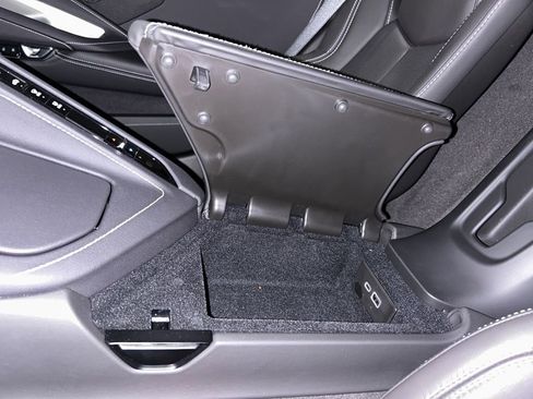 Used 2025 Chevrolet Corvette Stingray image 31