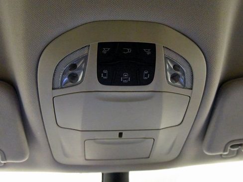 Used 2023 Chrysler Voyager LX image 25