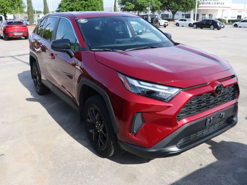 Used 2023 Toyota RAV4 LE image 2
