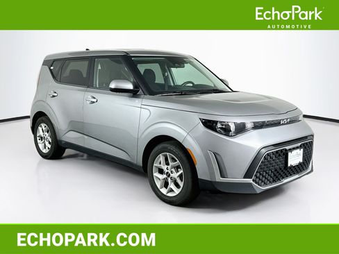 Used 2025 Kia Soul LX w/ LX Technology Package FWD image 1