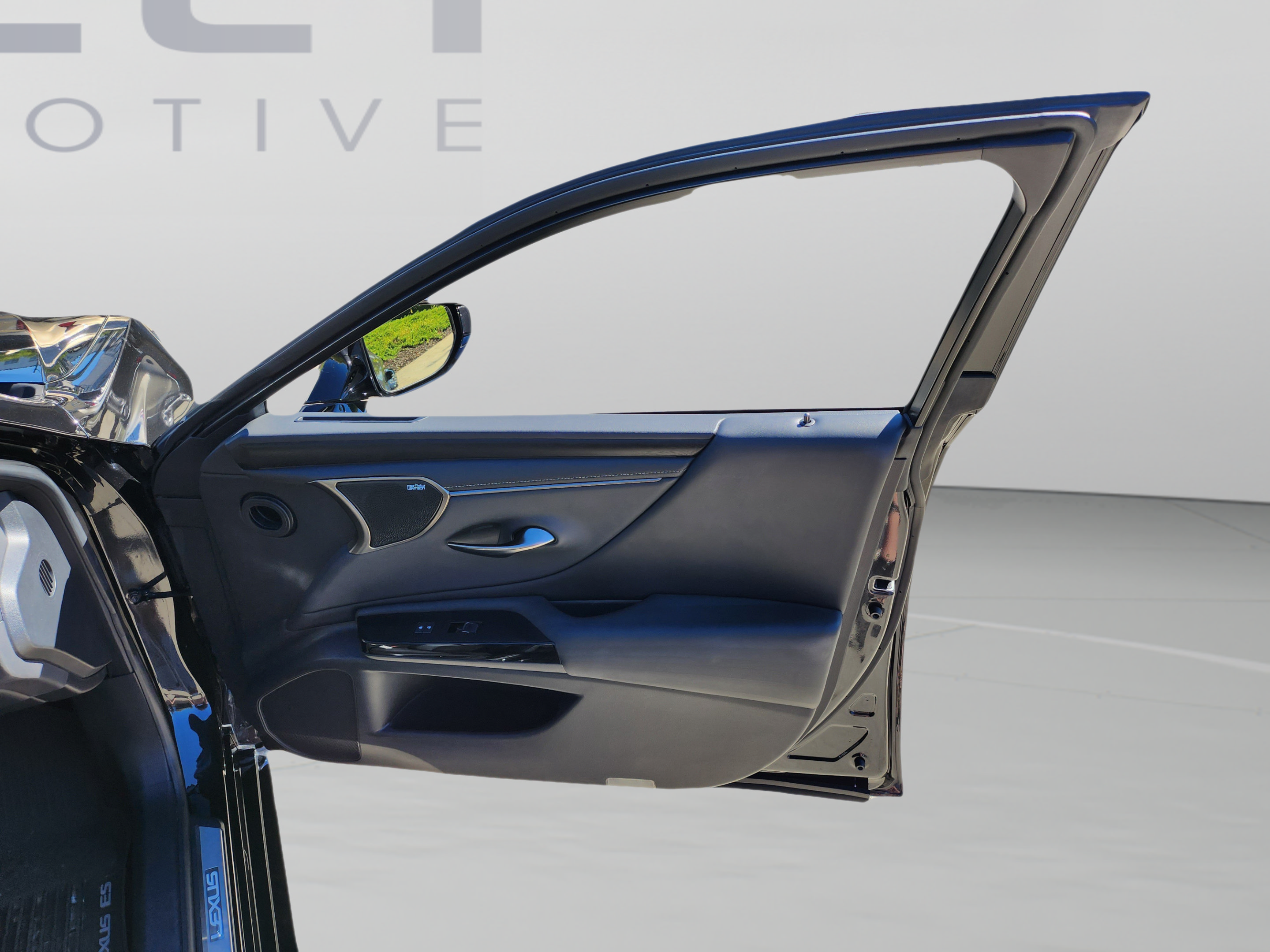Certified 2022 Lexus ES 350 Ultra Luxury w/ Accessory Package 2 FWD image 27