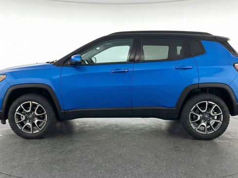 Used 2025 Jeep Compass Trailhawk AWD/4WD image 5