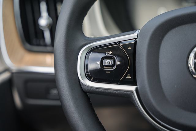 New 2026 Volvo XC60 B5 Plus AWD/4WD image 31