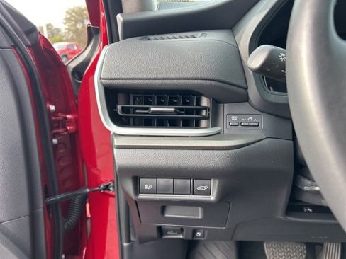 Used 2024 Toyota Grand Highlander XLE image 28