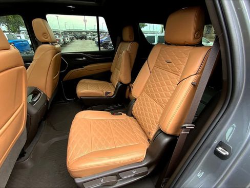 Used 2021 Cadillac Escalade Premium Luxury w/ Driver Assist Tech Package AWD/4WD image 19