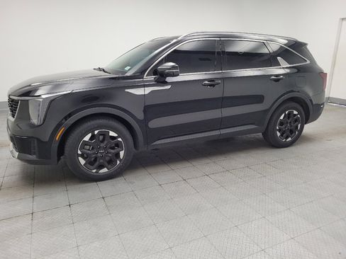 Used 2024 Kia Sorento S w/ Panoramic Sunroof Package FWD image 2