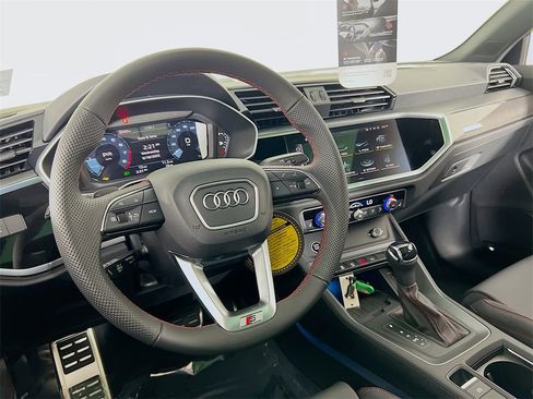 Used 2025 Audi Q3 2.0T Premium Plus image 24