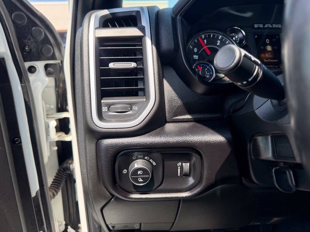 Used 2024 RAM 2500 Big Horn AWD/4WD image 27