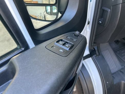 Used 2025 RAM ProMaster 2500 w/ Convenience Group FWD image 38