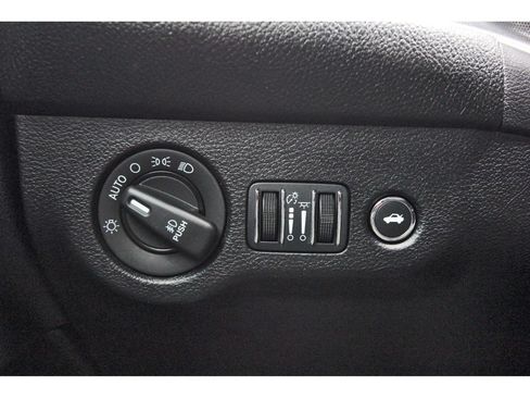 Used 2017 Dodge Challenger R/T Scat Pack w/ Dynamics Package RWD image 20