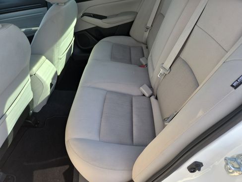 Used 2019 Nissan Altima 2.5 S FWD image 12