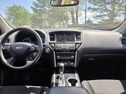 Used 2020 Nissan Pathfinder SV AWD/4WD image 25