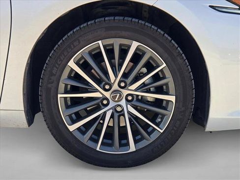 Used 2022 Lexus ES 300h w/ Premium Package FWD image 23