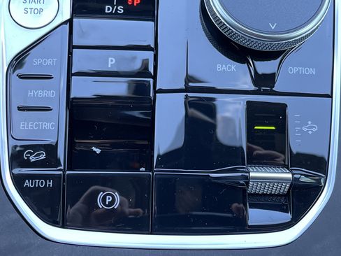 New 2026 BMW X5 xDrive50e w/ Climate Comfort Package image 9