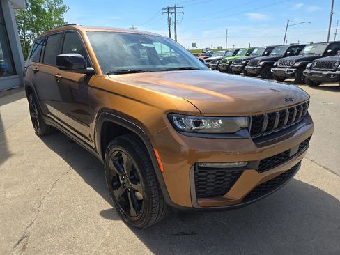 New 2026 Jeep Grand Cherokee L Limited w/ Limited Altitude Package AWD/4WD image 52