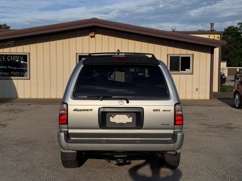 Used 2001 Toyota 4Runner SR5 AWD/4WD image 10