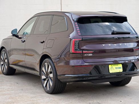 Used 2025 Volvo EX90 Ultra AWD/4WD image 47