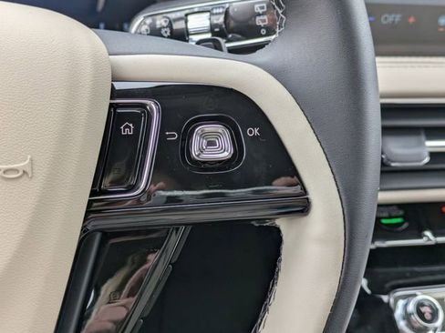 New 2026 Lincoln Corsair Premiere image 24