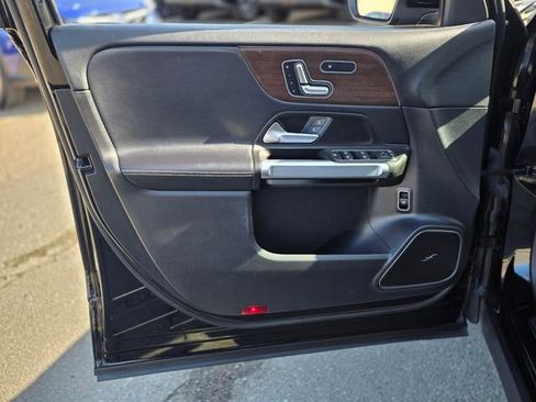 Used 2021 Mercedes-Benz GLB 250 GLB 250 w/ Premium Package image 20