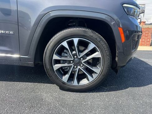 Used 2022 Jeep Grand Cherokee L Overland AWD/4WD image 29