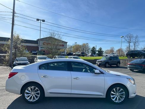 Used 2015 Buick LaCrosse FWD image 11