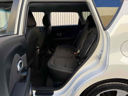 Used 2016 Kia Soul + w/ Designer's Package image 24