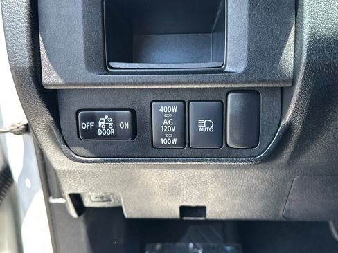 Used 2019 Toyota Tacoma TRD Off-Road AWD/4WD image 18