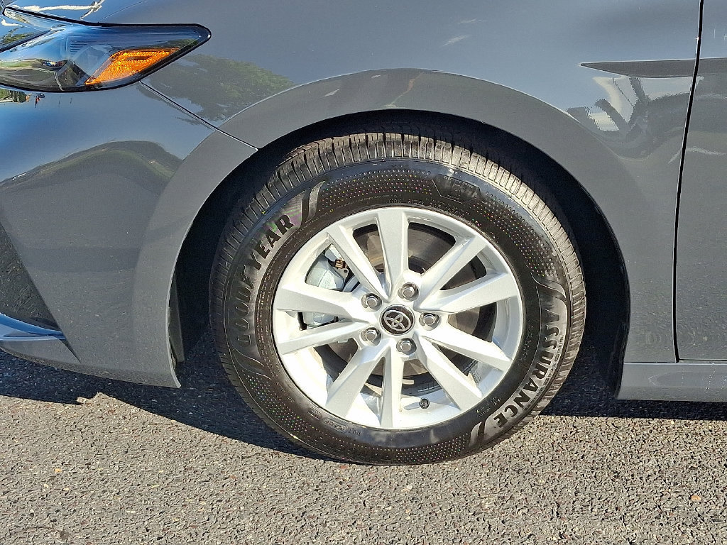 Used 2026 Toyota Camry LE FWD image 8