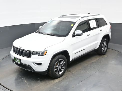 Used 2018 Jeep Grand Cherokee Limited image 34
