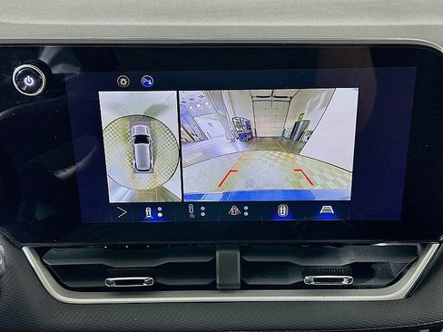 Used 2025 Chevrolet Equinox LT w/ Convenience Package II image 16