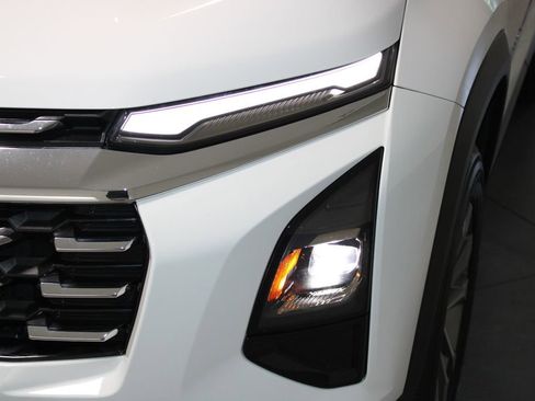 Used 2025 Chevrolet Equinox LT FWD image 49