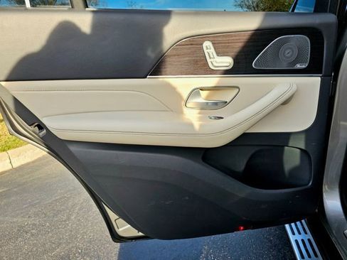 Used 2020 Mercedes-Benz GLS 450 4MATIC image 29