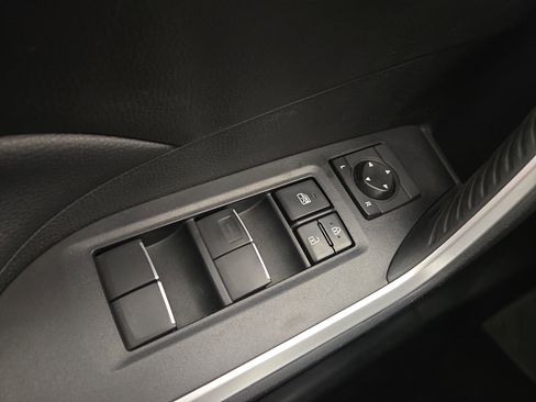 Used 2021 Toyota RAV4 XLE Premium image 29