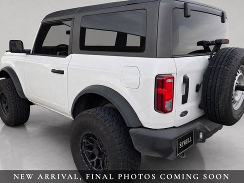 Used 2025 Ford Bronco 2-Door AWD/4WD image 2
